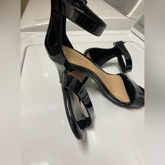 Gianni Bini Black Patent Heels - Picture 5 of 7